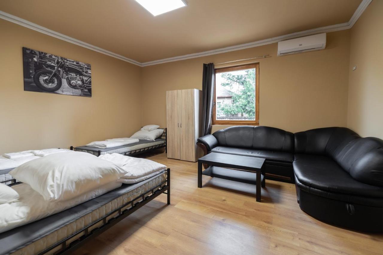 Appartement Ivanhoe Apartman à Nyírbátor Extérieur photo