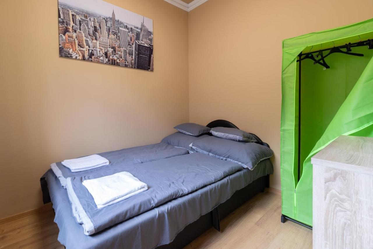 Appartement Ivanhoe Apartman à Nyírbátor Extérieur photo