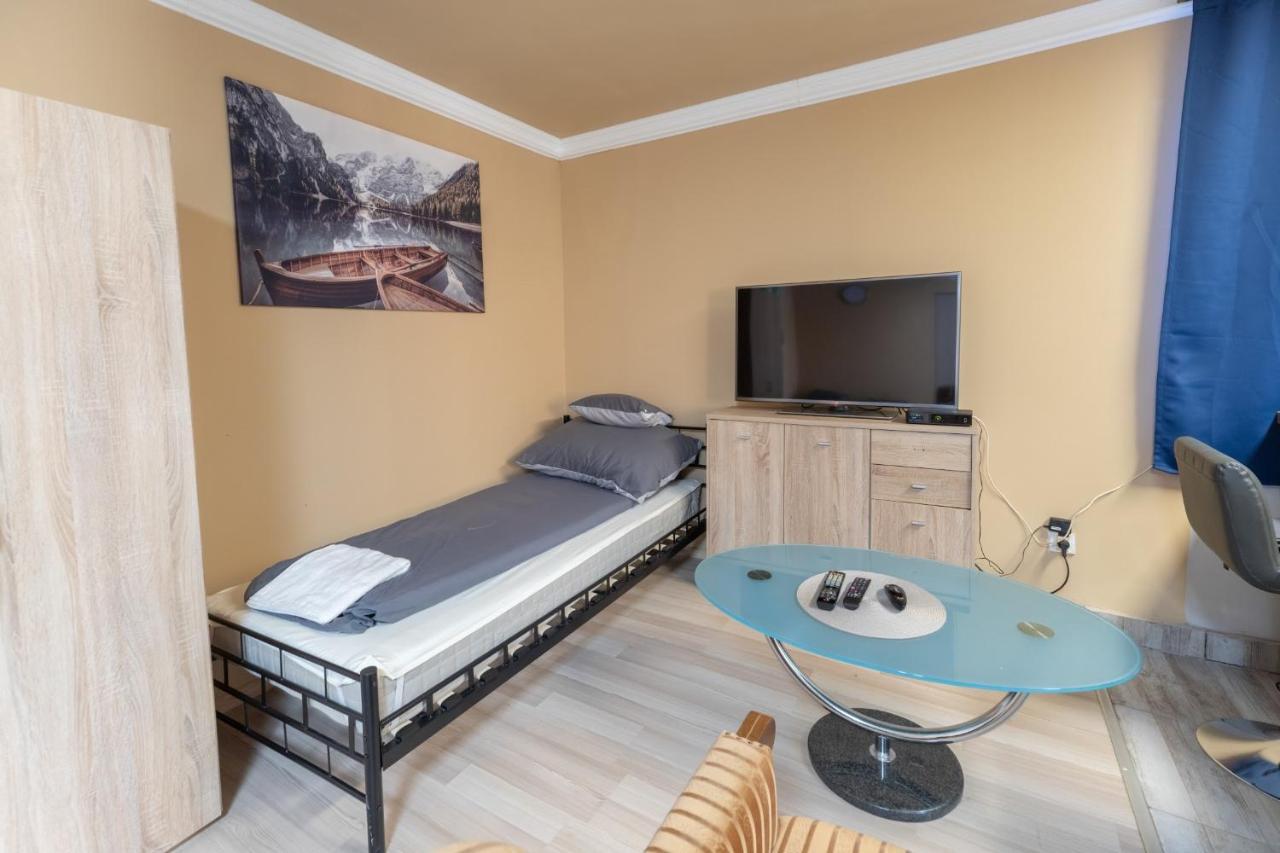 Appartement Ivanhoe Apartman à Nyírbátor Extérieur photo