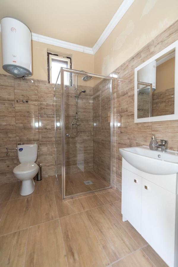 Appartement Ivanhoe Apartman à Nyírbátor Extérieur photo