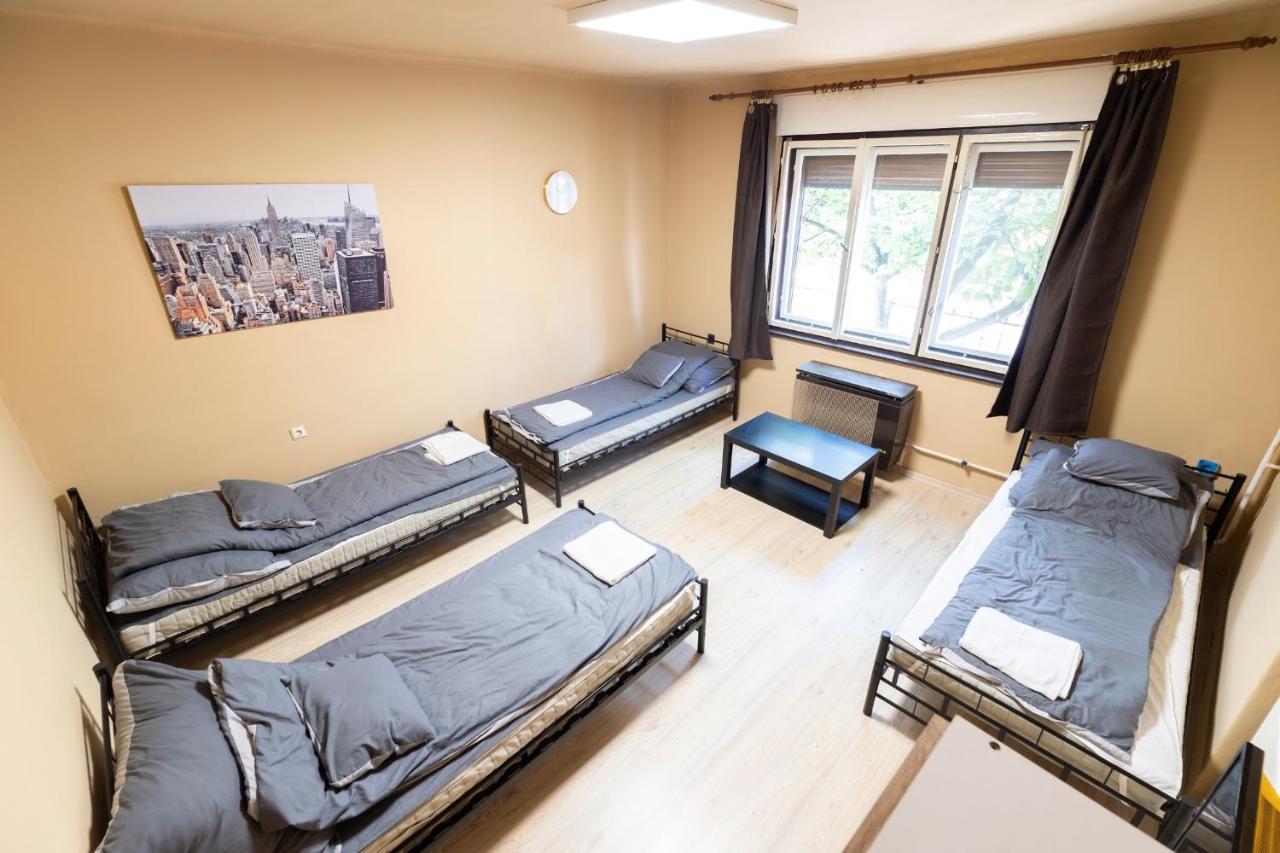 Appartement Ivanhoe Apartman à Nyírbátor Extérieur photo